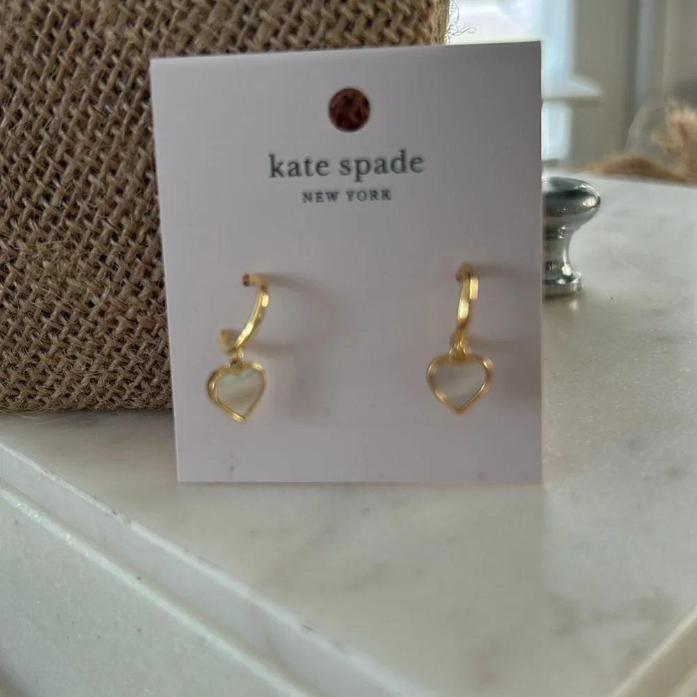 NEW ♠️ Kate Spade Mother Of Pearl Heart Charm Drop Earrings